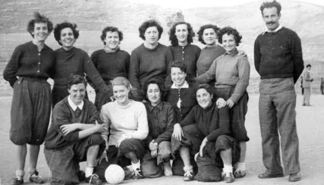 Equipo de Cuenca con su entrenador Hernán. Equipo de Cuenca con su entrenador Hernán.