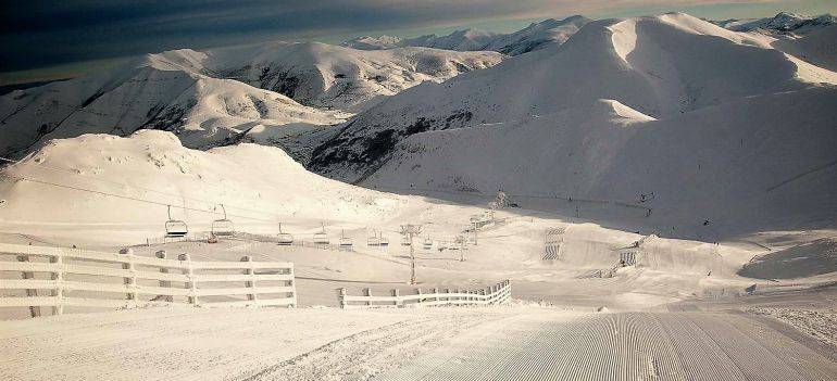 Valgrande-Pajares inicia la temporada con siete pistas abiertas Valgrande-Pajares inicia la temporada con siete pistas abiertas