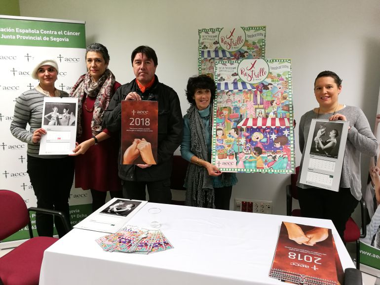 Responsables de la Asociación contra el Cáncer durante la presentación del X Rastrillo y el nuevo calendario solidario Responsables de la Asociación contra el Cáncer durante la presentación del X Rastrillo y el nuevo calendario solidario