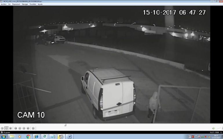 Cámara de seguridad capta a los presuntos ladrones Cámara de seguridad capta a los presuntos ladrones