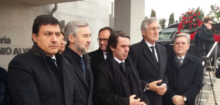 Ángel Acebes y José María Aznar han acompañado a la familia de Feliciano Blázquez Ángel Acebes y José María Aznar han acompañado a la familia de Feliciano Blázquez