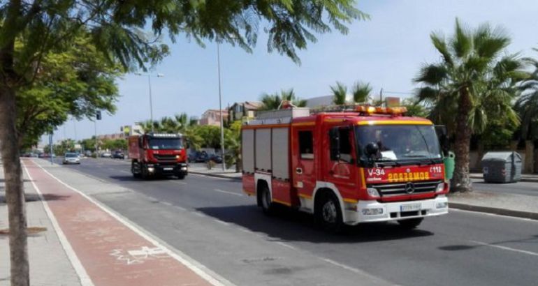 Tres afectados por inhalación de humo en un incendio de una vivienda registrado en Gran Vía Parque Tres afectados por inhalación de humo en un incendio de una vivienda registrado en Gran Vía Parque
