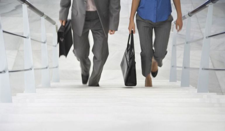 El manual pretende promover medidas de sensibilización, concienciación y formación El manual pretende promover medidas de sensibilización, concienciación y formación