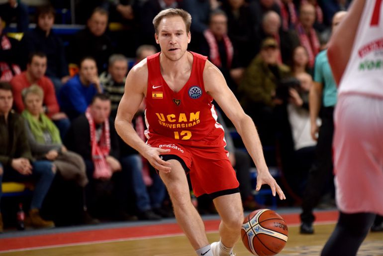 El UCAM se exhibe en Lituania (83-93) El UCAM se exhibe en Lituania (83-93)