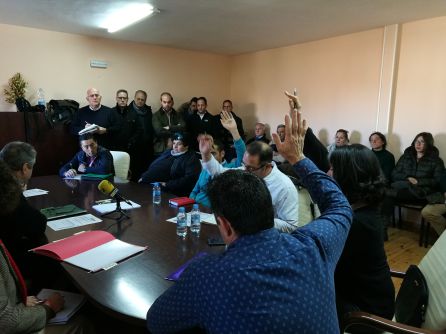 Momento de la votación en en el pleno extraordinario para la elección de la nueva alcaldesa en Espirdo Momento de la votación en en el pleno extraordinario para la elección de la nueva alcaldesa en Espirdo