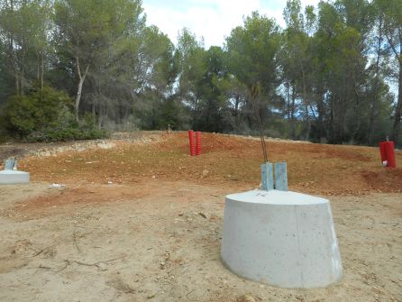 Base de la última torre, 14, cerca de Son Puig. Base de la última torre, 14, cerca de Son Puig.