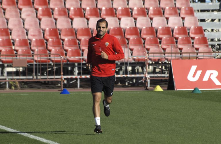 José Verza apunta al partido del Córdoba. José Verza apunta al partido del Córdoba.