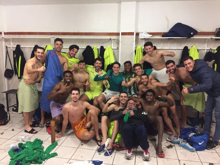 Los jugadores de la UDI celebran su victoria en Pinoso Los jugadores de la UDI celebran su victoria en Pinoso