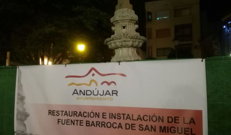 La fuente barroca de San Miguel se encuentra actualmente en proceso de restauración La fuente barroca de San Miguel se encuentra actualmente en proceso de restauración