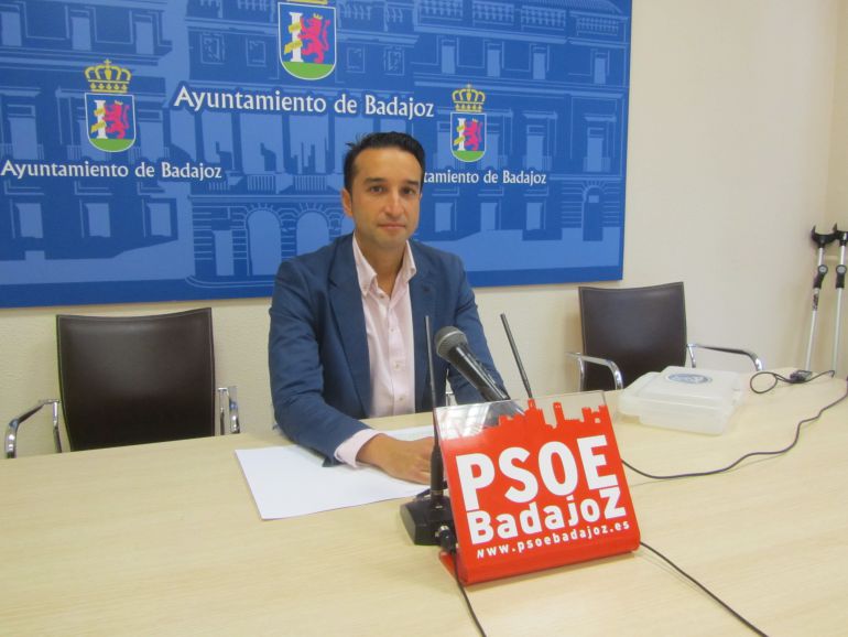 El PSOE denuncia, de nuevo, cortes en el suministro eléctrico de varios poblados El PSOE denuncia, de nuevo, cortes en el suministro eléctrico de varios poblados