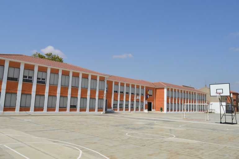 Mota restringirá el acceso de coches a los colegios, en horario de entrada y salida Mota restringirá el acceso de coches a los colegios, en horario de entrada y salida
