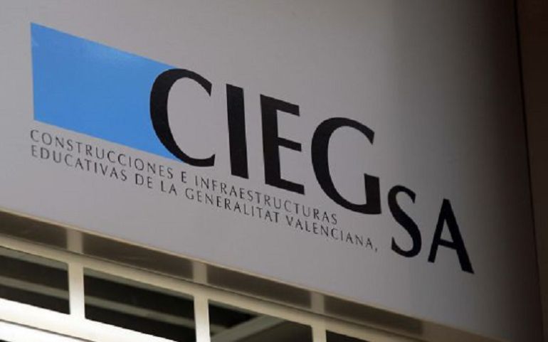 Cartel de Ciegsa en su sede social en Valencia Cartel de Ciegsa en su sede social en Valencia