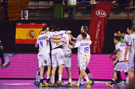 Los jugadores del ABANCA Ademar celebran el pase a la final Los jugadores del ABANCA Ademar celebran el pase a la final