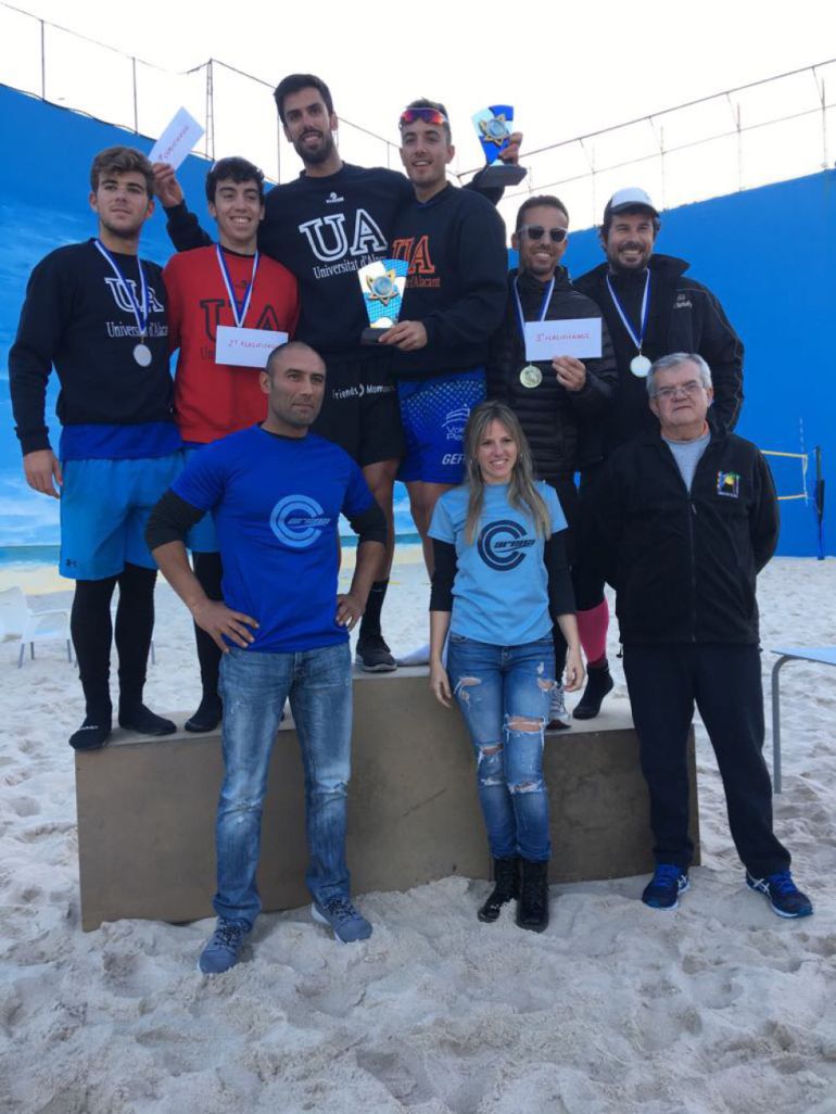 El podio de vencedores masculinos fue muy competido El podio de vencedores masculinos fue muy competido