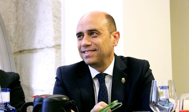 La Columna de Carlos Arcaya: Echávarri, un optimista antropológico La Columna de Carlos Arcaya: Echávarri, un optimista antropológico