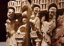 Las Cortes aceptan la propuesta socialista de reproducir los capiteles de Santa María la Real para Las Edades del Hombre