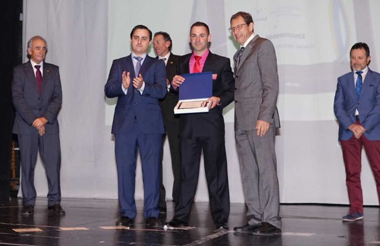 Sergio Domínguez fue premiado en la Gala del Ciclismo Andaluz. Sergio Domínguez fue premiado en la Gala del Ciclismo Andaluz.