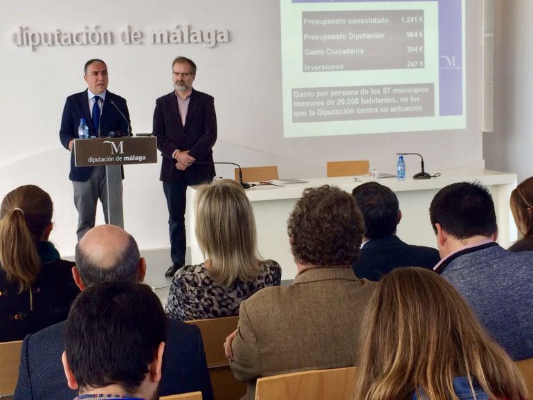 Bendodo y Sichar durante la rueda de prensa conjunta Bendodo y Sichar durante la rueda de prensa conjunta
