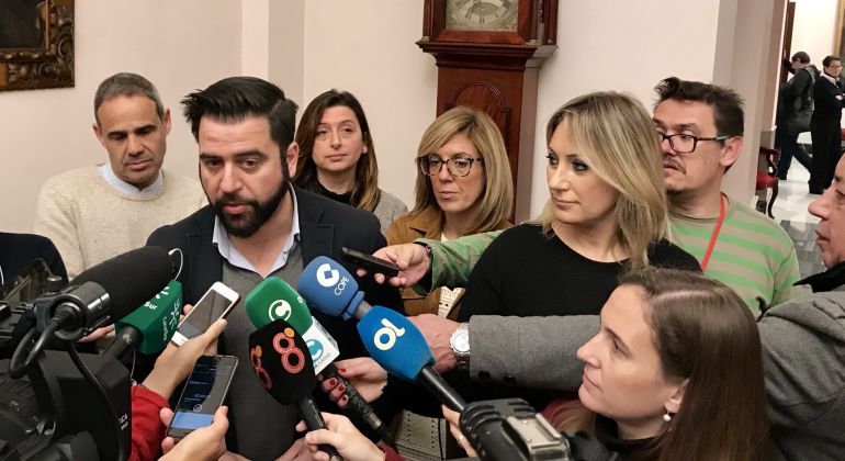 Fran González, durante su comparecencia ante los medios en el Ayuntamiento de Cádiz Fran González, durante su comparecencia ante los medios en el Ayuntamiento de Cádiz