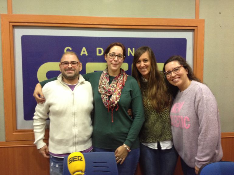 Juanjo, Ana, Claudia y Estela Juanjo, Ana, Claudia y Estela