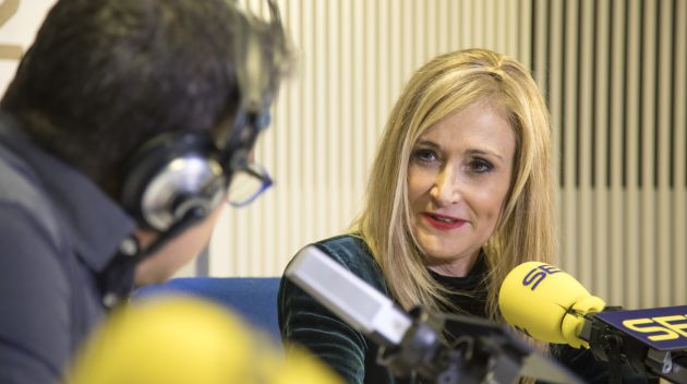 La presidenta Cristina Cifuentes durante su entrevista en los estudios de la Cadena SER en Madrid La presidenta Cristina Cifuentes durante su entrevista en los estudios de la Cadena SER en Madrid