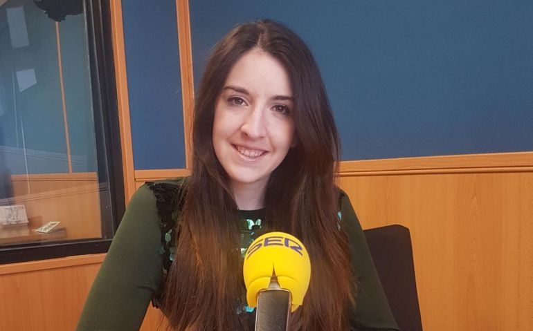Lydia Martín en los estudios de Radio Cartagena Lydia Martín en los estudios de Radio Cartagena
