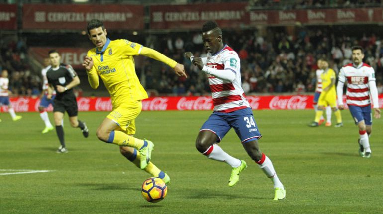 Aly Mallé con el primer euipo del Granada CF frente a Las Palmas Aly Mallé con el primer euipo del Granada CF frente a Las Palmas
