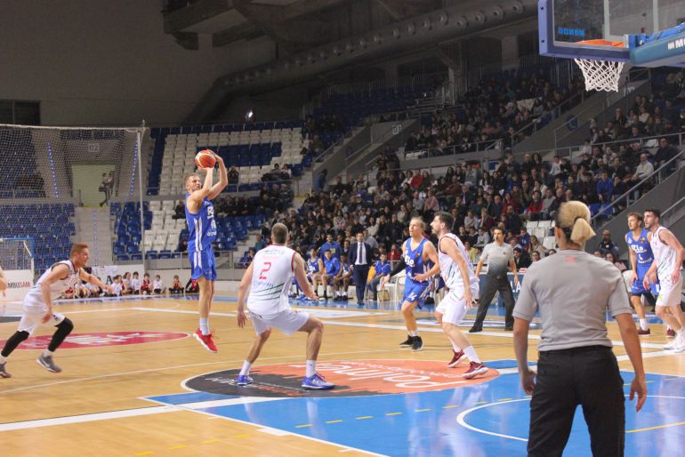 El Club Ourense Baloncesto, rompe la racha negativa a cuanto derrotas, en Palma, 67-69 El Club Ourense Baloncesto, rompe la racha negativa a cuanto derrotas, en Palma, 67-69