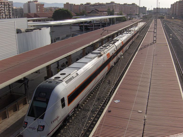 Tren Almería- Sevilla. Tren Almería- Sevilla.