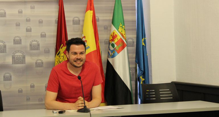 El Ayuntamiento de Mérida pone en marcha un servicio de traducción simultánea El Ayuntamiento de Mérida pone en marcha un servicio de traducción simultánea