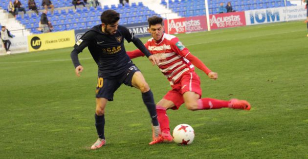 El Real Murcia ronda el playoff, el UCAM y el Lorca ganan en casa y el Jumilla es goleado El Real Murcia ronda el playoff, el UCAM y el Lorca ganan en casa y el Jumilla es goleado