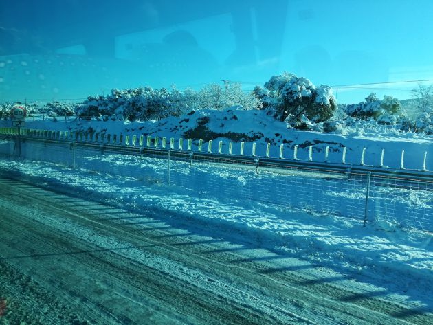 Imagen de la A-66, convertida en una pista de hielo este lunes entre Béjar y Guijuelo. Imagen de la A-66, convertida en una pista de hielo este lunes entre Béjar y Guijuelo.