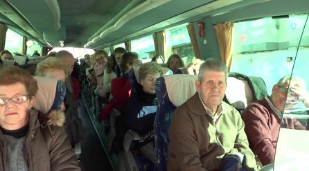 Un autobús repleto de paisanos de Francisco Javier Gómez Sevilla se ha dirigido a Jaén para acompañarle en el momento de su ingreso en prisión Un autobús repleto de paisanos de Francisco Javier Gómez Sevilla se ha dirigido a Jaén para acompañarle en el momento de su ingreso en prisión
