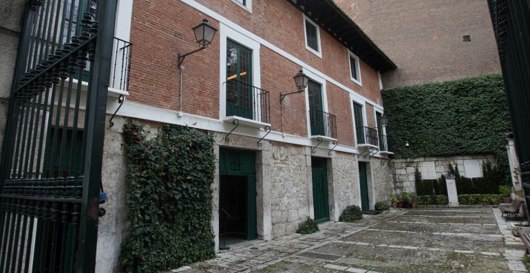 Exterior de la Casa Cervantes en Valladolid Exterior de la Casa Cervantes en Valladolid