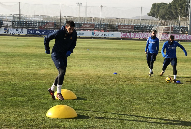 Borja Iglseias, durante un ejercecio en el entrenamiento de esta mañana en la Ciudad Deportiva Borja Iglseias, durante un ejercecio en el entrenamiento de esta mañana en la Ciudad Deportiva