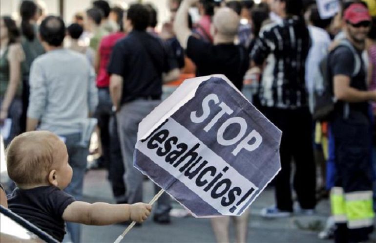 Condena de Naciones Unidas por un desahucio: "Ha sido trágico. Mis hijos han estado de albergue en albergue" Condena de Naciones Unidas por un desahucio: "Ha sido trágico. Mis hijos han estado de albergue en albergue"