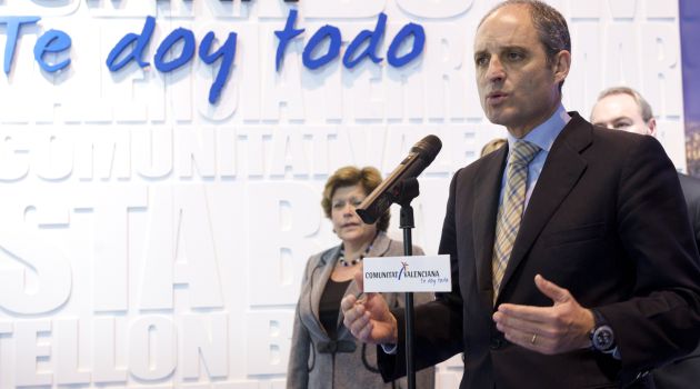 La Columna de Carlos Arcaya: No eran solo tres o cuatro trajes La Columna de Carlos Arcaya: No eran solo tres o cuatro trajes