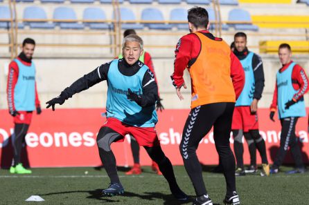Instante del primer entrenamiento de Ideguchi con la Cultural Instante del primer entrenamiento de Ideguchi con la Cultural