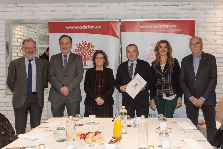 Miembros de la Junta Directiva de ADEFAN Miembros de la Junta Directiva de ADEFAN
