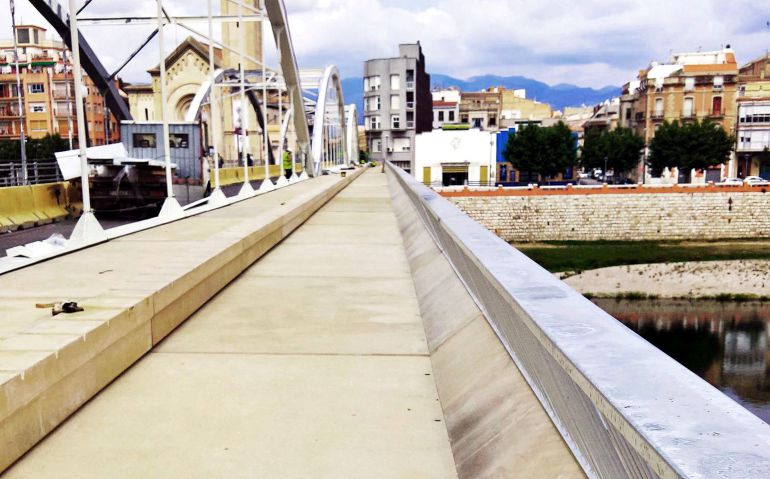 IMatge d'arxiu del pont, encara en obres. IMatge d'arxiu del pont, encara en obres.