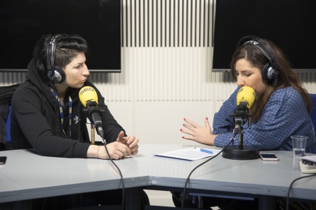 Miriam Gutiérrez con Puri Beltrán, durante la entrevista Miriam Gutiérrez con Puri Beltrán, durante la entrevista