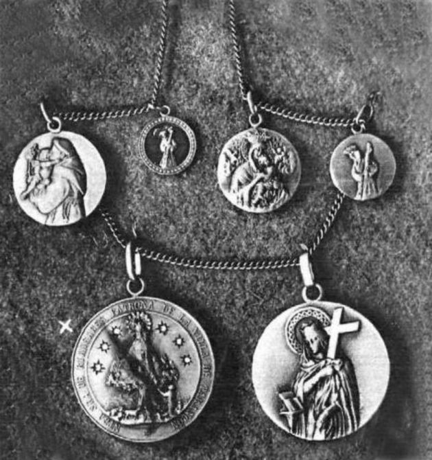 Medallas de Cagancho, con la Virgen de Riánsares Medallas de Cagancho, con la Virgen de Riánsares