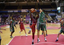 El Carramimbre gana remontando 83-75 al Huesca