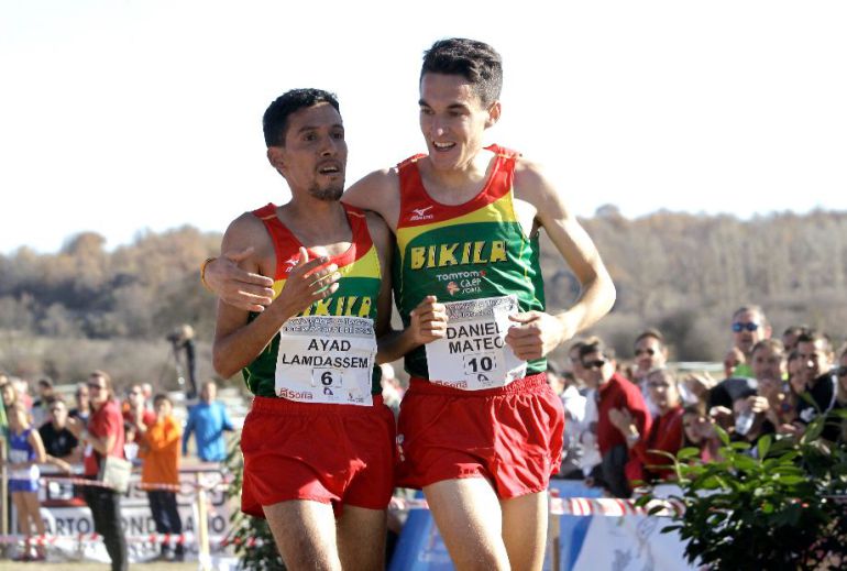 Daniel Mateo, junto a Landassem, en el Cross de Soria. Daniel Mateo, junto a Landassem, en el Cross de Soria.
