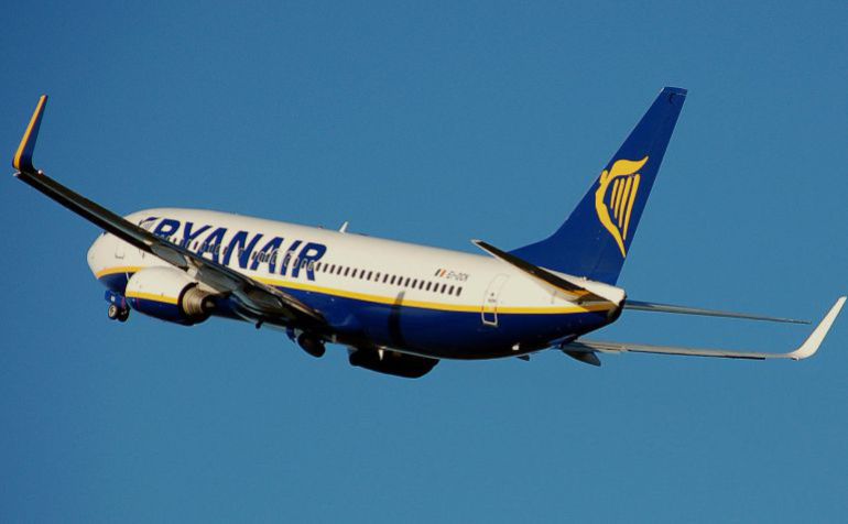 Ryanair suspende sus vuelos desde Foronda a Tenerife entre abril y junio Ryanair suspende sus vuelos desde Foronda a Tenerife entre abril y junio