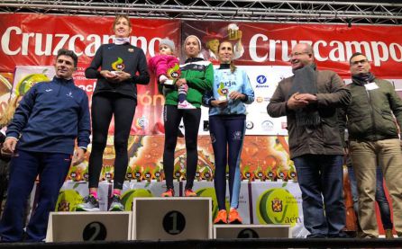 Nazha Machrouh, en lo alto del podio de la San Antón 2018. Nazha Machrouh, en lo alto del podio de la San Antón 2018.