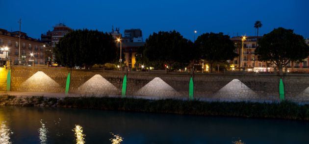El tramo urbano del río Segura inaugurará nueva iluminación en primavera El tramo urbano del río Segura inaugurará nueva iluminación en primavera