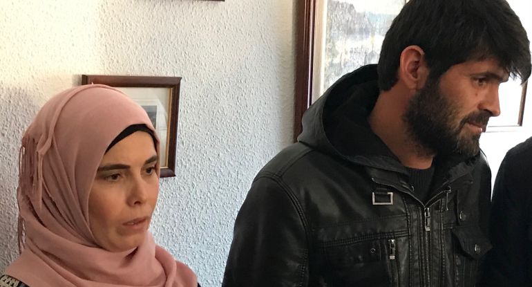 Yahya y Asmaa, son un matrimonio joven de sirios, de 30 y 35 años que han sido acogidos en una vivienda social de la capital castellano-manchega Yahya y Asmaa, son un matrimonio joven de sirios, de 30 y 35 años que han sido acogidos en una vivienda social de la capital castellano-manchega