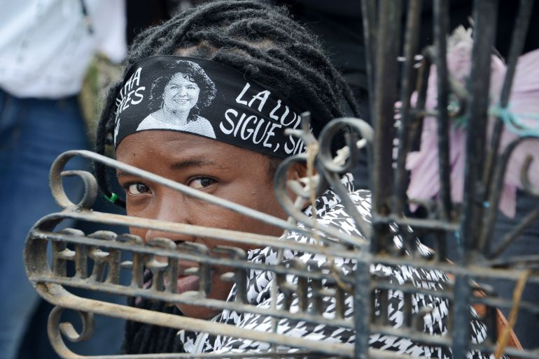 Una mujer garífuna asiste al funeral de la activista indígena Berta Cáceres en La Esperanza (Honduras) en marzo de 2016
Una mujer garífuna asiste al funeral de la activista indígena Berta Cáceres en La Esperanza (Honduras) en marzo de 2016