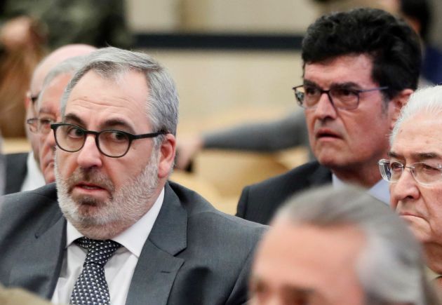 La Columna de Carlos Arcaya: La foto del banquillo La Columna de Carlos Arcaya: La foto del banquillo